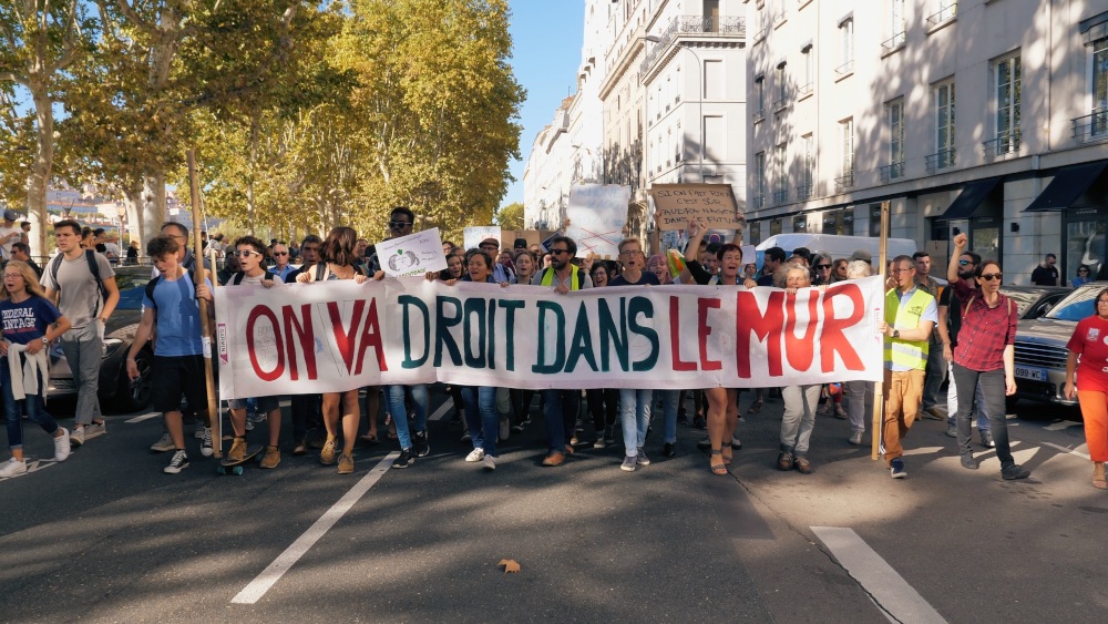 LE VIVANT QUI SE DÉFEND